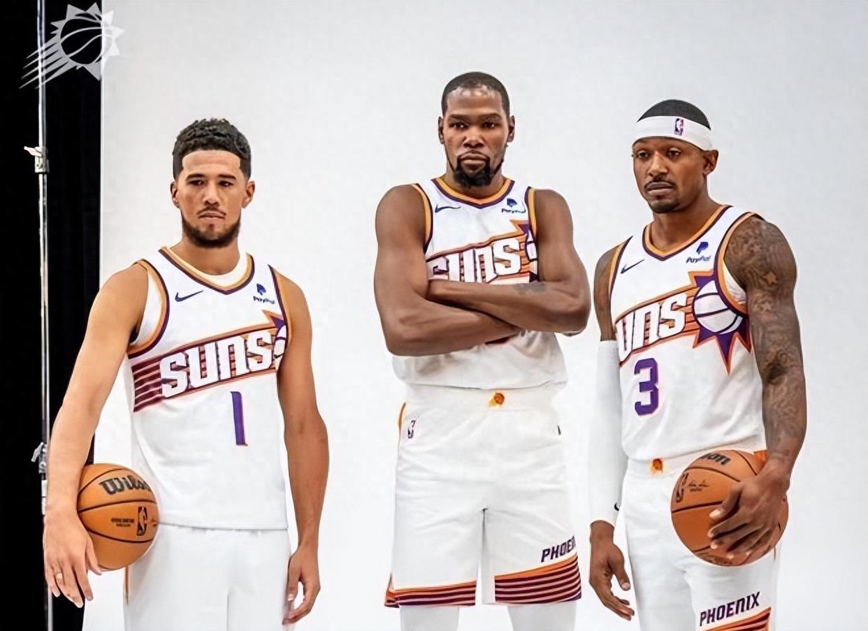 杜兰特重返赛场，领先优势明显首场状态出色，切尔西观众沸腾！