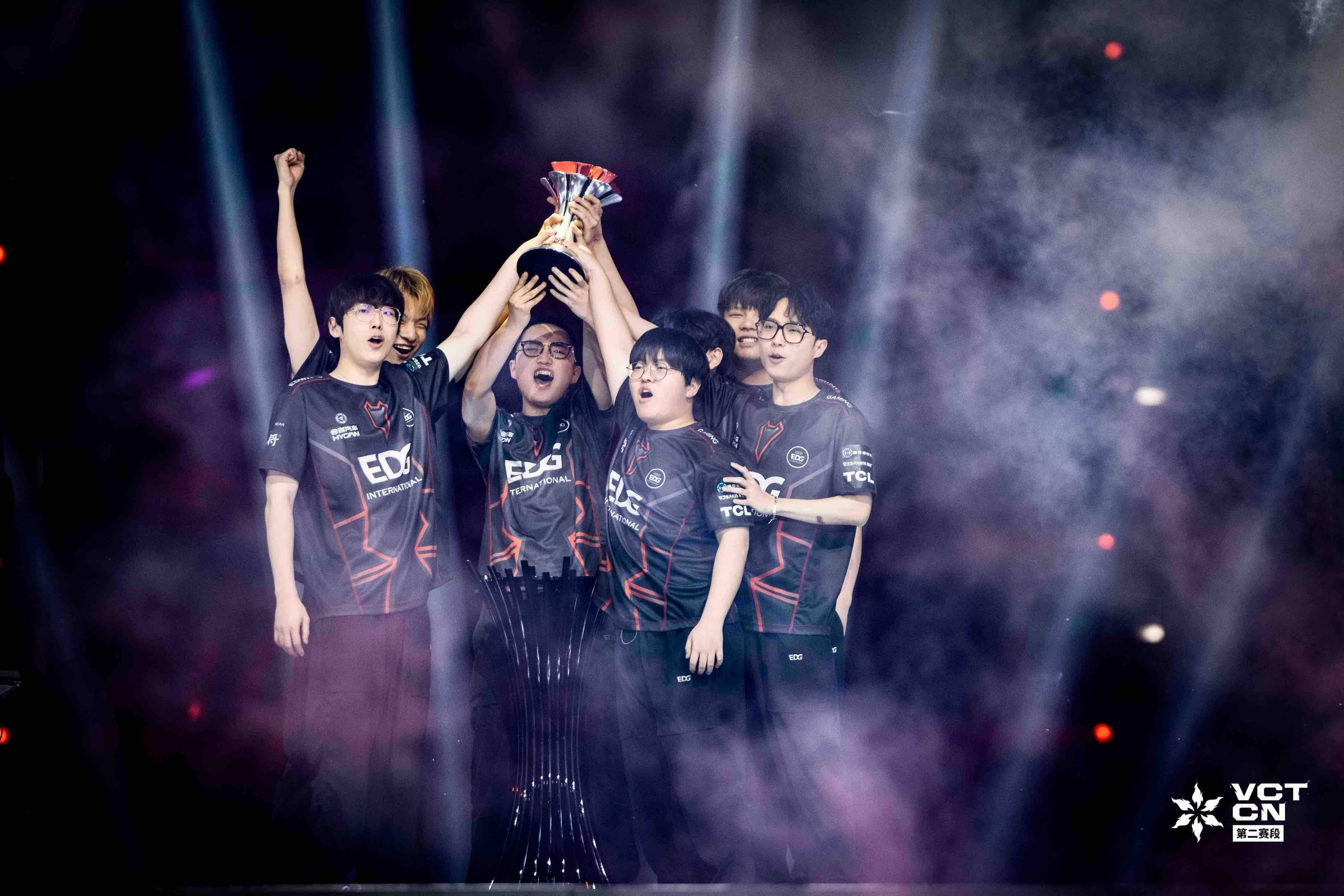 蒂姆重要时刻重返赛场,FPX带队取胜! 蒂姆重要时刻重返赛场,FPX带队取胜!