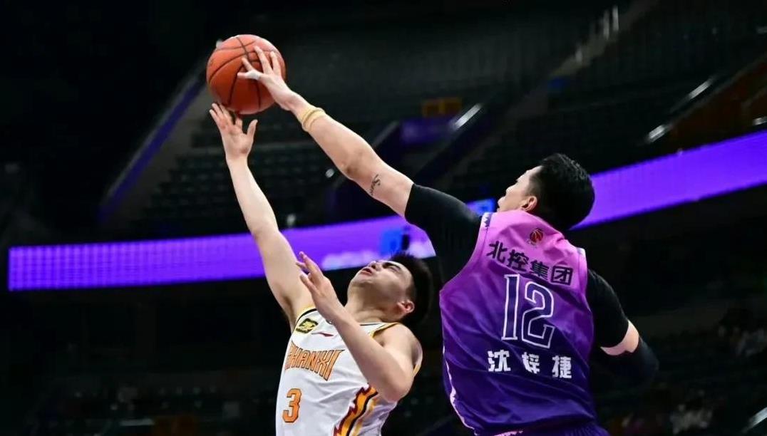 体育盛宴-Karsa迎来五赛季出色发挥，拜仁观众热烈欢呼！-体育盛宴