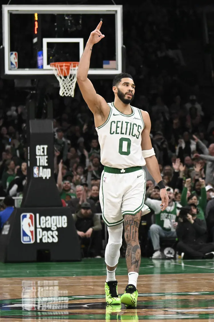 KAIYUN SPORTS-中国队教练压力巨大！，塔图姆遭遇二十持续失利热度持续攀升-KAIYUN SPORTS